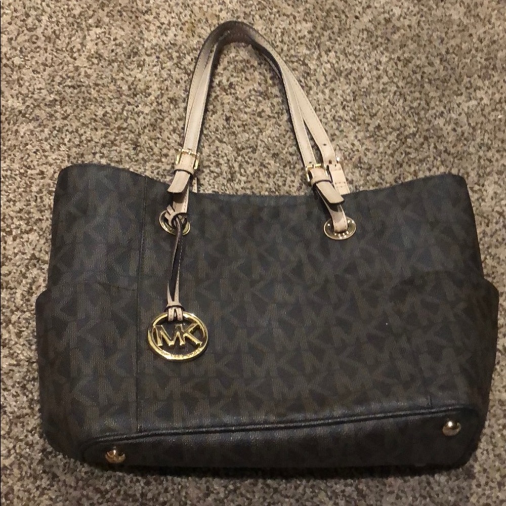 Micheal Kors Purse